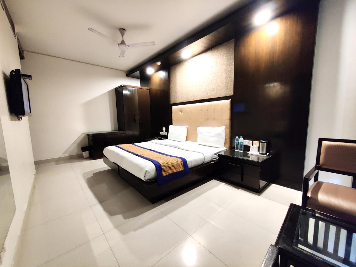 Stay At Hotel Pride, Delhi, Near Karol Bagh Metro Delhi (National Capital Territory of India) Exterior foto